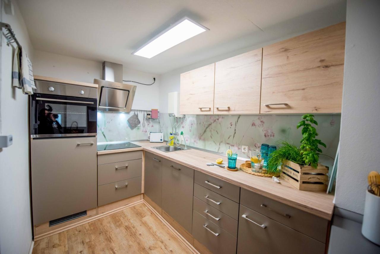 Stilvolle Ferienwohnung Am Historischen Nikolaitor Eisenach Luaran gambar