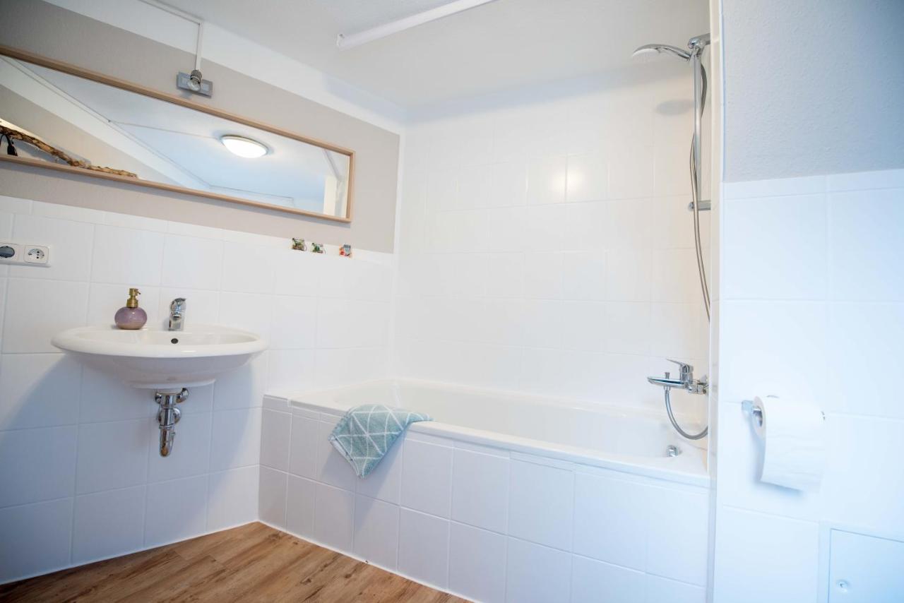 Stilvolle Ferienwohnung Am Historischen Nikolaitor Eisenach Luaran gambar